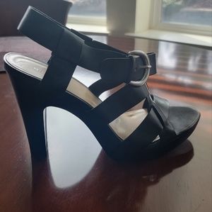 NWOT - Nine West black leather sandals * size 9